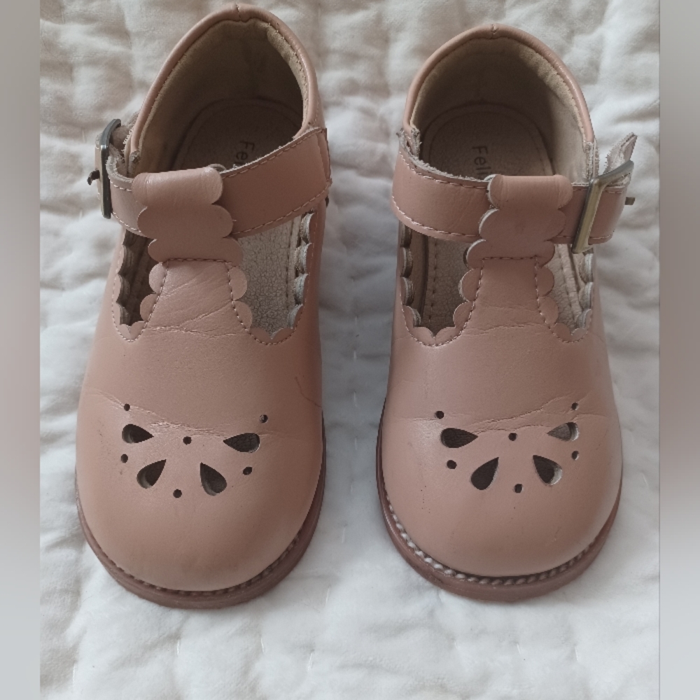 Size 8 toddler tan